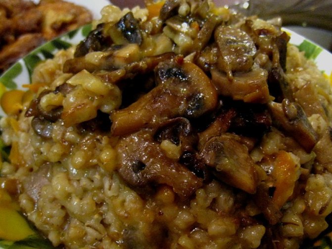 Перловка с грибами