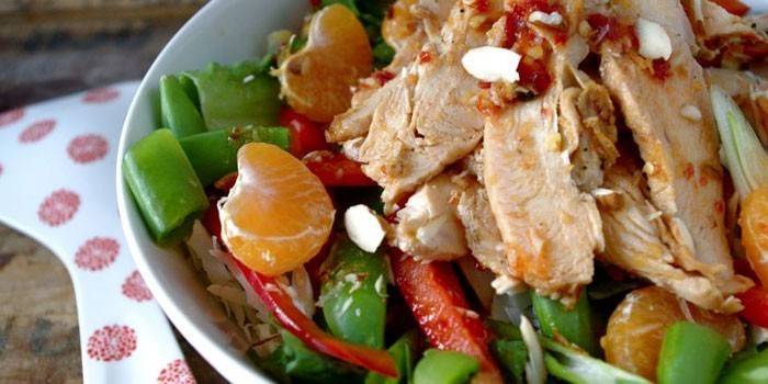 Салат с куриной грудкой